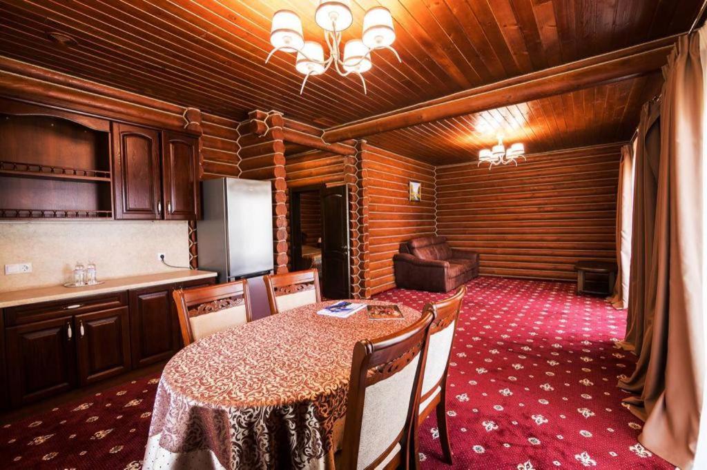Загородный комплекс Боковенька Кривой Рог Экстерьер фото