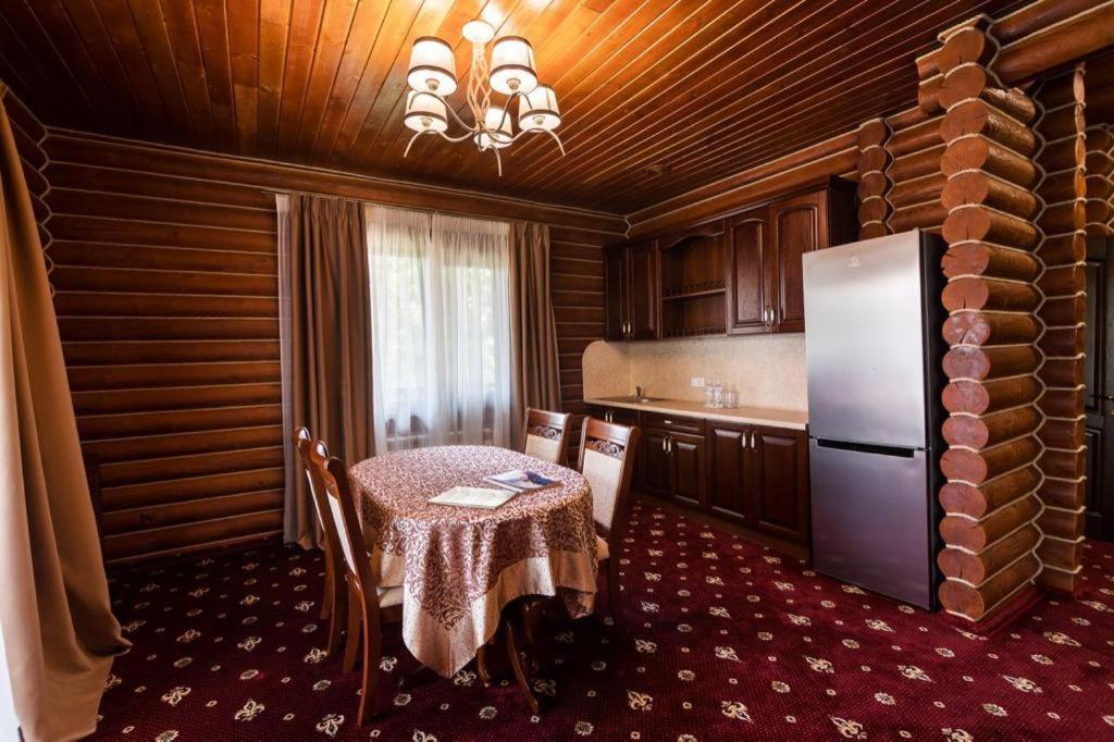 Загородный комплекс Боковенька Кривой Рог Экстерьер фото